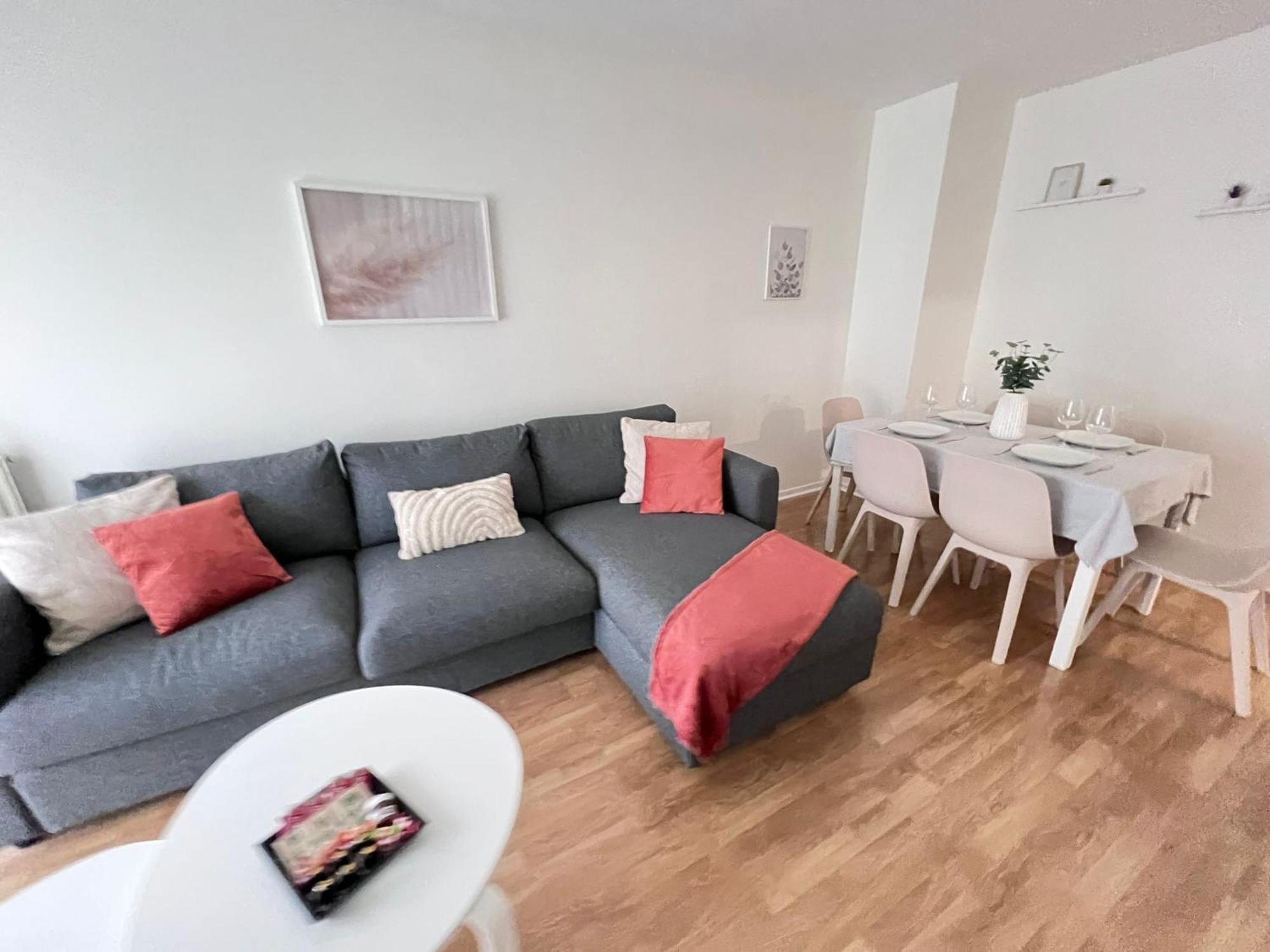 Apartment T3, Stade De France, Paris Et Parking *